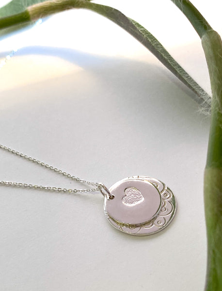 Breastfeeding milestone necklace - platinum (18 months)